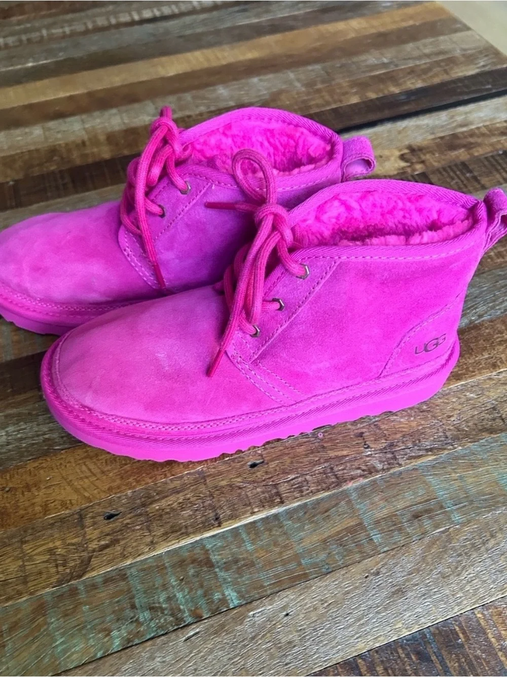 UGG Neumel II Rock Rose Boots. Y4